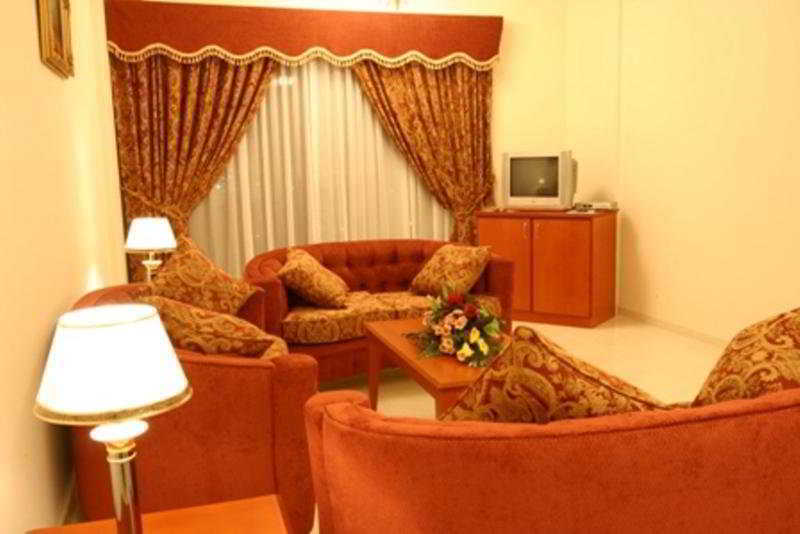 Emirates Palace Hotel Suites Sharjah Ruang foto